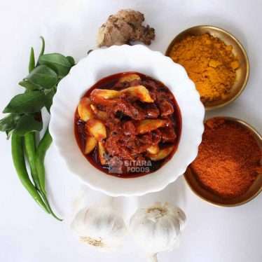 Garlic Pickle / Vellulli Pachadi / Lahsun Achaar